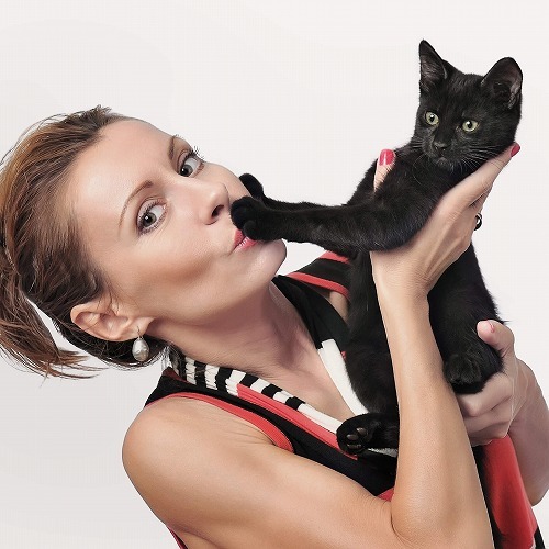 ネコは猫嫌いな人に近づく…。一体どうして？猫の不思議な行動3選